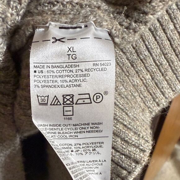 Banana Republic Men's Cream Crewneck Sweater - Picture 5 of 6